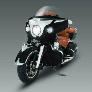 01 Randy-Wydra_Indian-Roadmaster-Front-Attitude.jpg